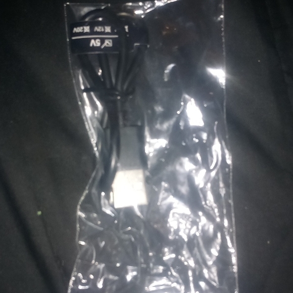 Headphones - Picture 4 of 4